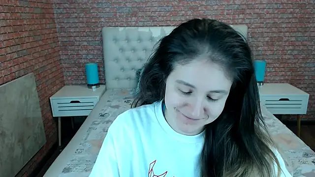 Holliy Cooper online show from 15, 11, 2025