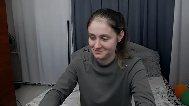 Holliy Cooper online show from 31, 3, 2026