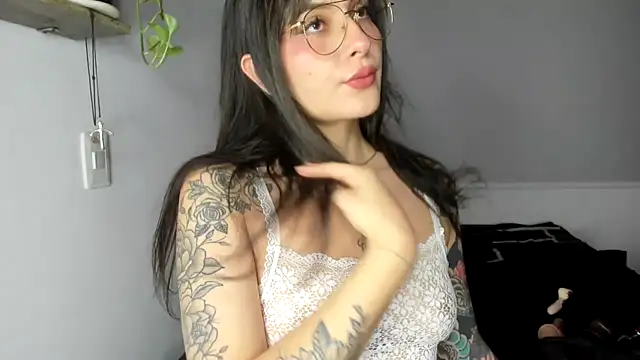 Snapshot of SweetBaby_nkl chatting on 25, 4, 2026 SweetBaby nkl online show from 25, 4, 2026