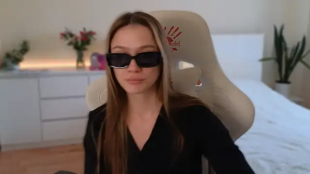 Snapshot of Madi_soon chatting on 4, 2, 2025 Madi soon online show from 4, 2, 2025