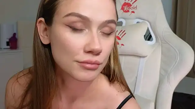 Snapshot of Madi_soon chatting on 14, 2, 2025 Madi soon online show from 14, 2, 2025