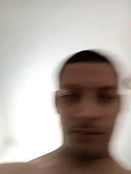 Snapshot of emrehliug12 chatting on 24, 11, 2025 emrehliug12 online show from 24, 11, 2025