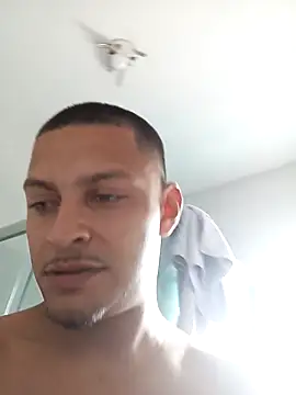 Snapshot of emrehliug12 chatting on 10, 2, 2026 emrehliug12 online show from 10, 2, 2026