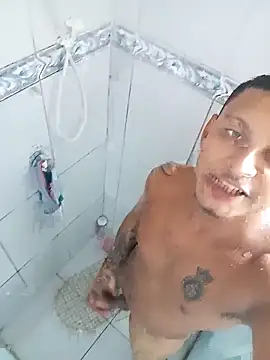 Snapshot of emrehliug12 chatting on 4, 3, 2026 emrehliug12 online show from 4, 3, 2026