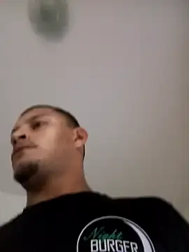 Snapshot of emrehliug12 chatting on 31, 3, 2026 emrehliug12 online show from 31, 3, 2026