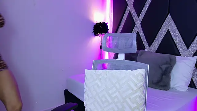 blonde cat15 online show from 10, 11, 2025