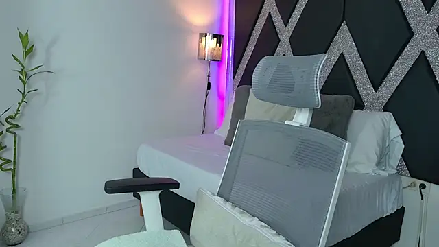 Snapshot of blonde_cat15 chatting on 12, 6, 2026 blonde cat15 online show from 12, 6, 2026