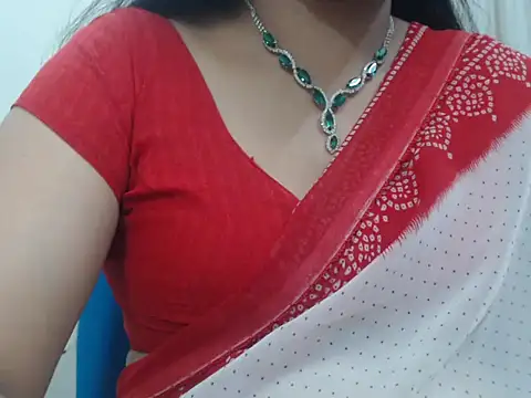Snapshot of Lovely_Siri_23 chatting on 2, 7, 2026 Lovely Siri 23 online show from 2, 7, 2026