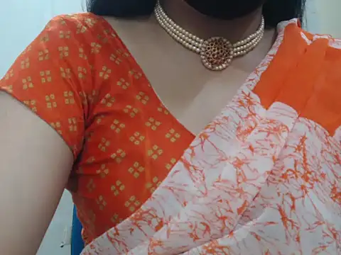 Snapshot of Lovely_Siri_23 chatting on 20, 7, 2026 Lovely Siri 23 online show from 20, 7, 2026