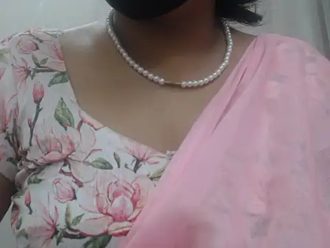 Snapshot of Lovely_Siri_23 chatting on 26, 7, 2026 Lovely Siri 23 online show from 26, 7, 2026