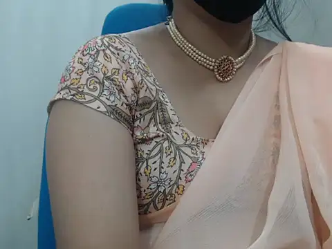 Snapshot of Lovely_Siri_23 chatting on 28, 7, 2026 Lovely Siri 23 online show from 28, 7, 2026