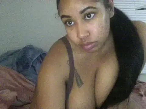 Snapshot of creamdreammmm chatting on 4, 1, 2025 creamdreammmm online show from 4, 1, 2025