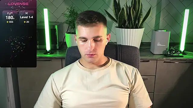 Snapshot of Sweeet__boy chatting on 24, 1, 2025 Sweeet boy online show from 24, 1, 2025