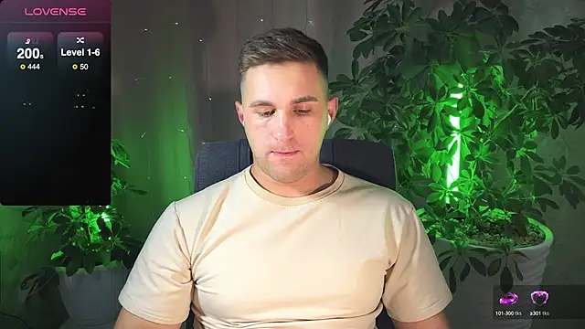 Snapshot of Sweeet__boy chatting on 9, 2, 2025 Sweeet boy online show from 9, 2, 2025