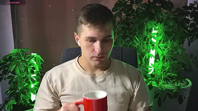 Snapshot of Sweeet__boy chatting on 22, 2, 2025 Sweeet boy online show from 22, 2, 2025