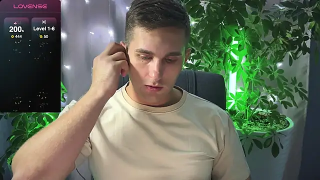 Snapshot of Sweeet__boy chatting on 22, 2, 2025 Sweeet boy online show from 22, 2, 2025