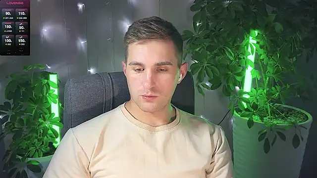 Snapshot of Sweeet__boy chatting on 7, 3, 2025 Sweeet boy online show from 7, 3, 2025