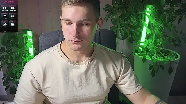 Snapshot of Sweeet__boy chatting on 9, 3, 2025 Sweeet boy online show from 9, 3, 2025