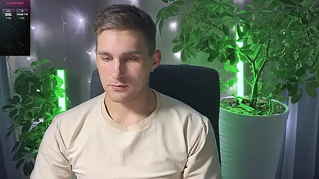 Snapshot of Sweeet__boy chatting on 9, 3, 2025 Sweeet boy online show from 9, 3, 2025