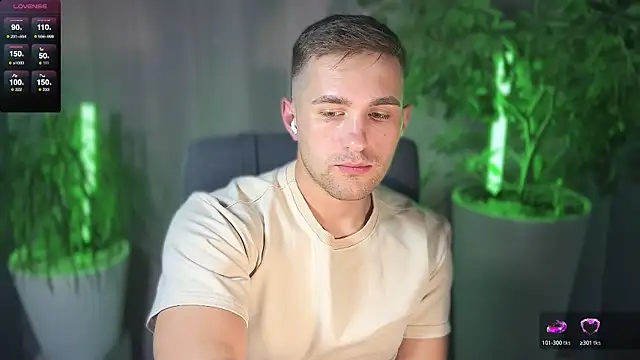 Snapshot of Sweeet__boy chatting on 17, 3, 2025 Sweeet boy online show from 17, 3, 2025