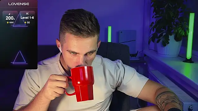 Snapshot of Sweeet__boy chatting on 11, 9, 2025 Sweeet boy online show from 11, 9, 2025