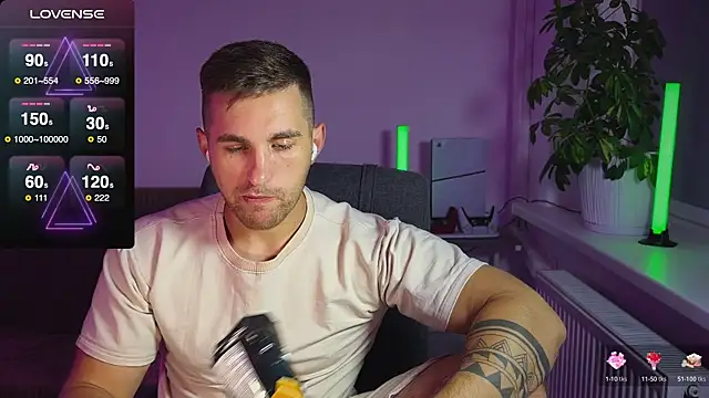 Snapshot of Sweeet__boy chatting on 3, 10, 2025 Sweeet boy online show from 3, 10, 2025