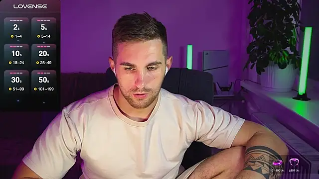 Snapshot of Sweeet__boy chatting on 6, 10, 2025 Sweeet boy online show from 6, 10, 2025