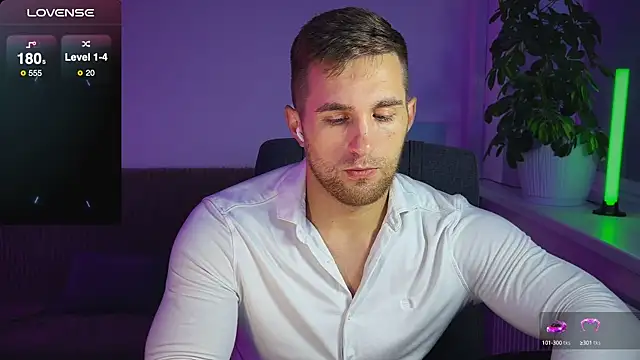 Snapshot of Sweeet__boy chatting on 9, 10, 2025 Sweeet boy online show from 9, 10, 2025