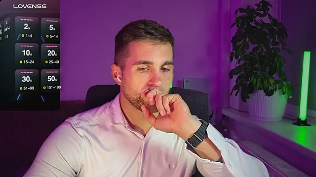 Snapshot of Sweeet__boy chatting on 11, 10, 2025 Sweeet boy online show from 11, 10, 2025