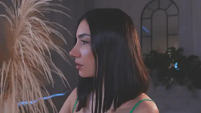 AmyArmstrong online show from 14, 11, 2025