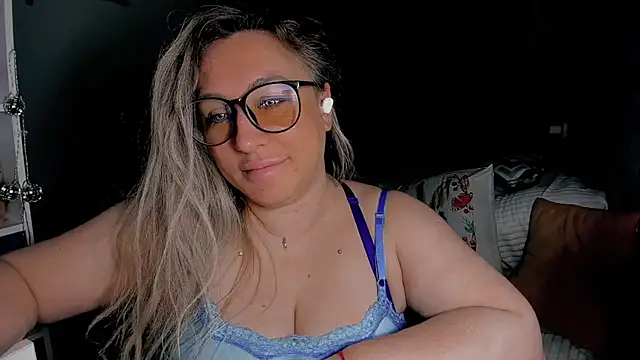 CumOnMy Tits online show from 28, 4, 2026