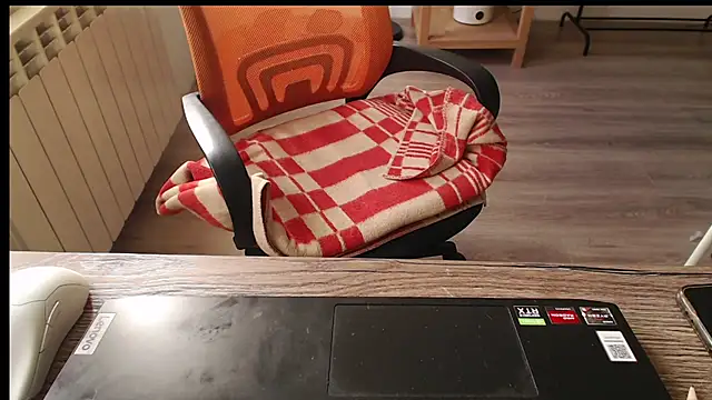 Cutie peach online show from 21, 10, 2025