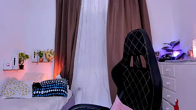 Snapshot of KeishaDanger_ chatting on 5, 3, 2025 KeishaDanger online show from 5, 3, 2025