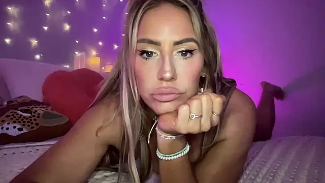 Fitnessbabe69 online show from 5, 1, 2025